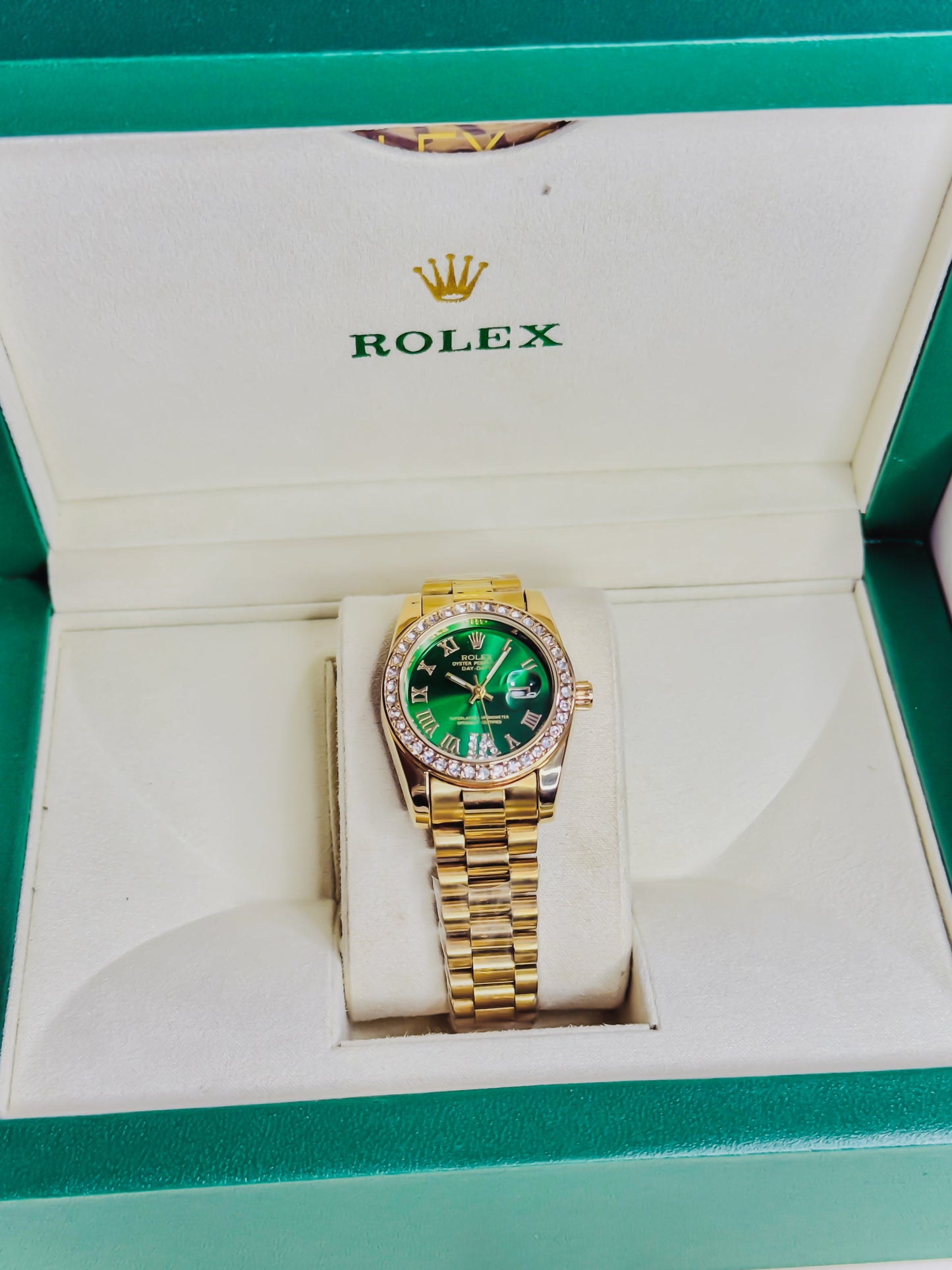 Royale Date Just Golden - Green Dial | Diamond Bezel Female Edition