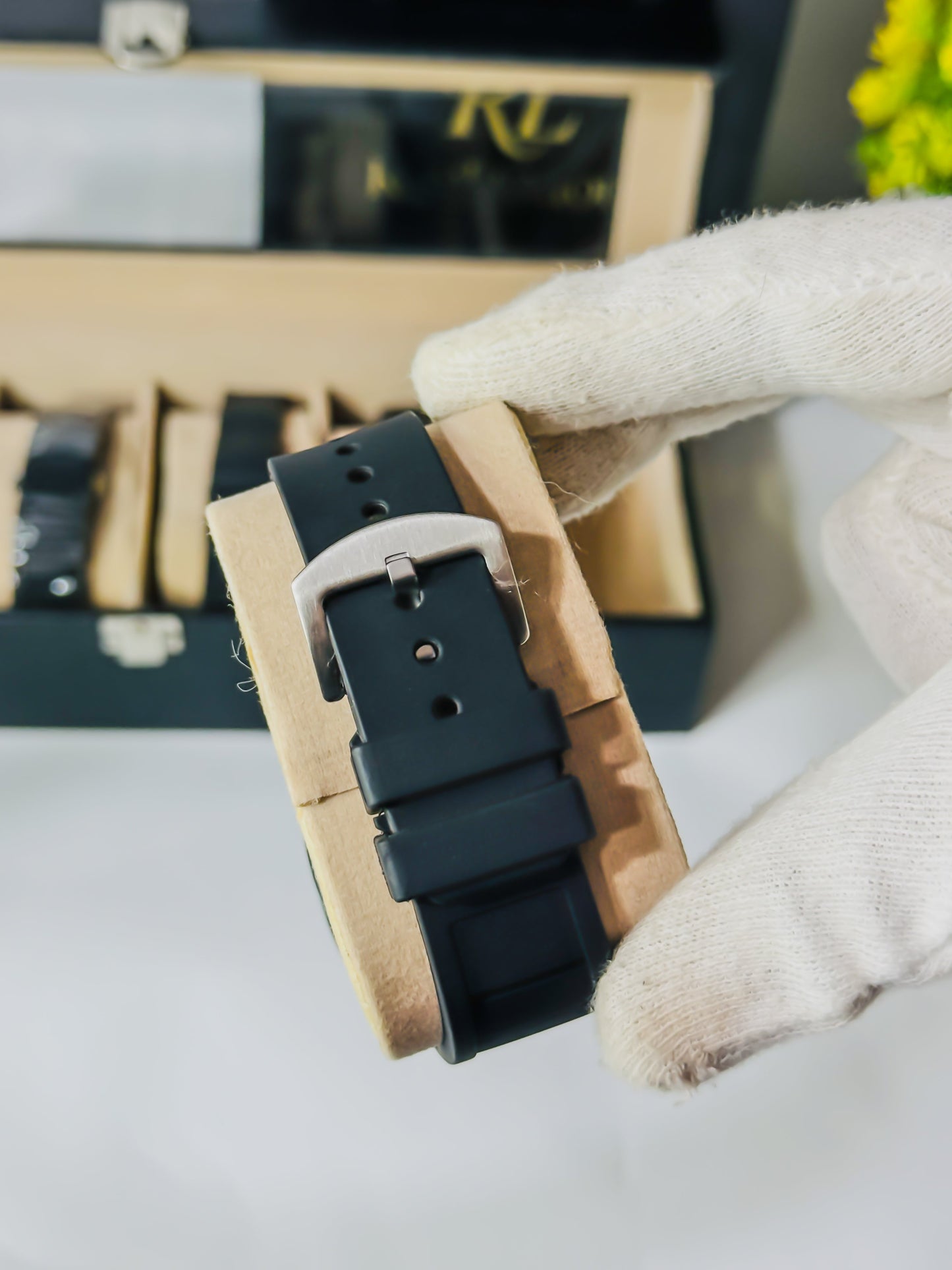 RM Black Smiley - Strap Edition
