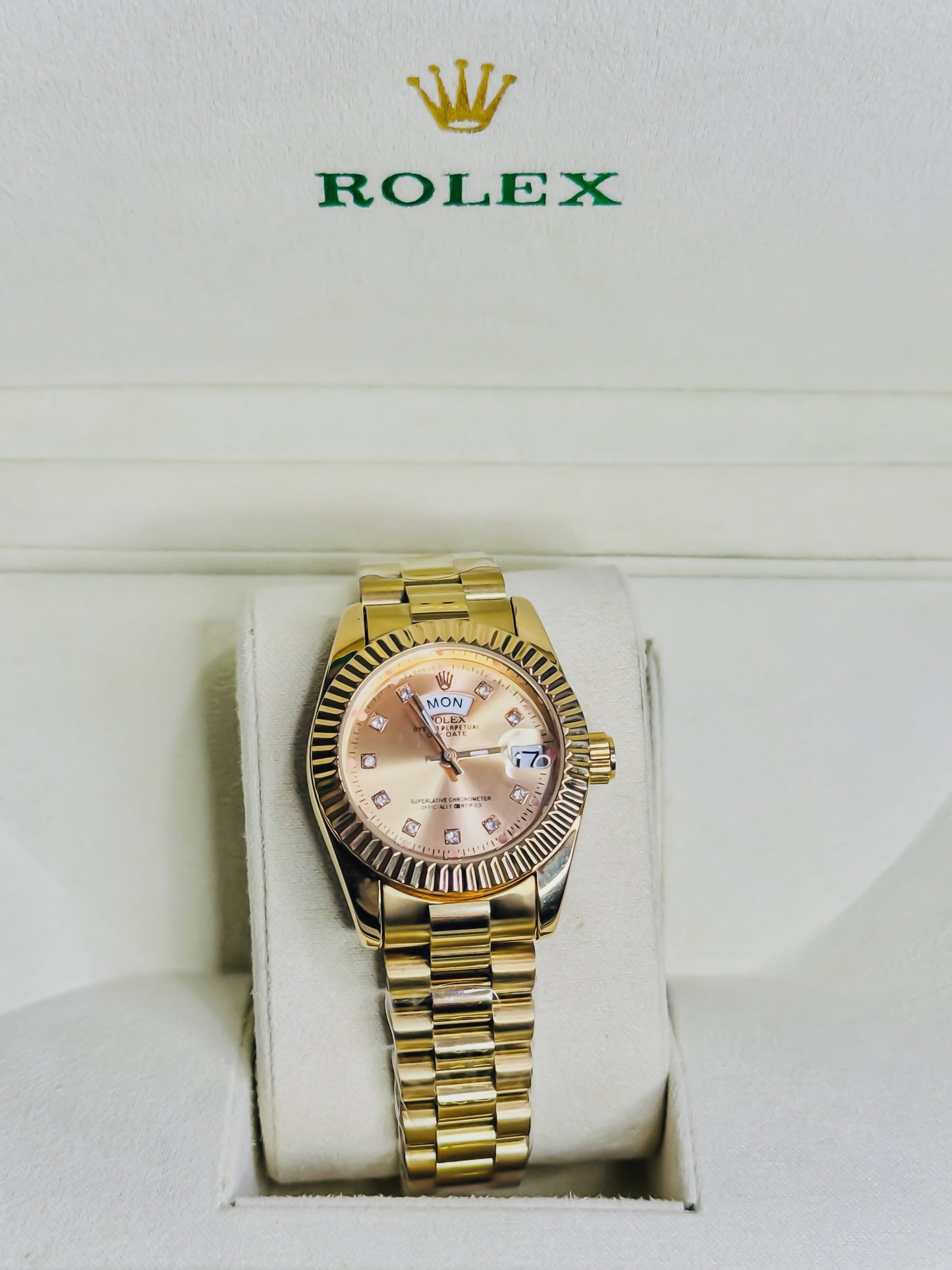 Royale Day - Date | Golden Female Edition