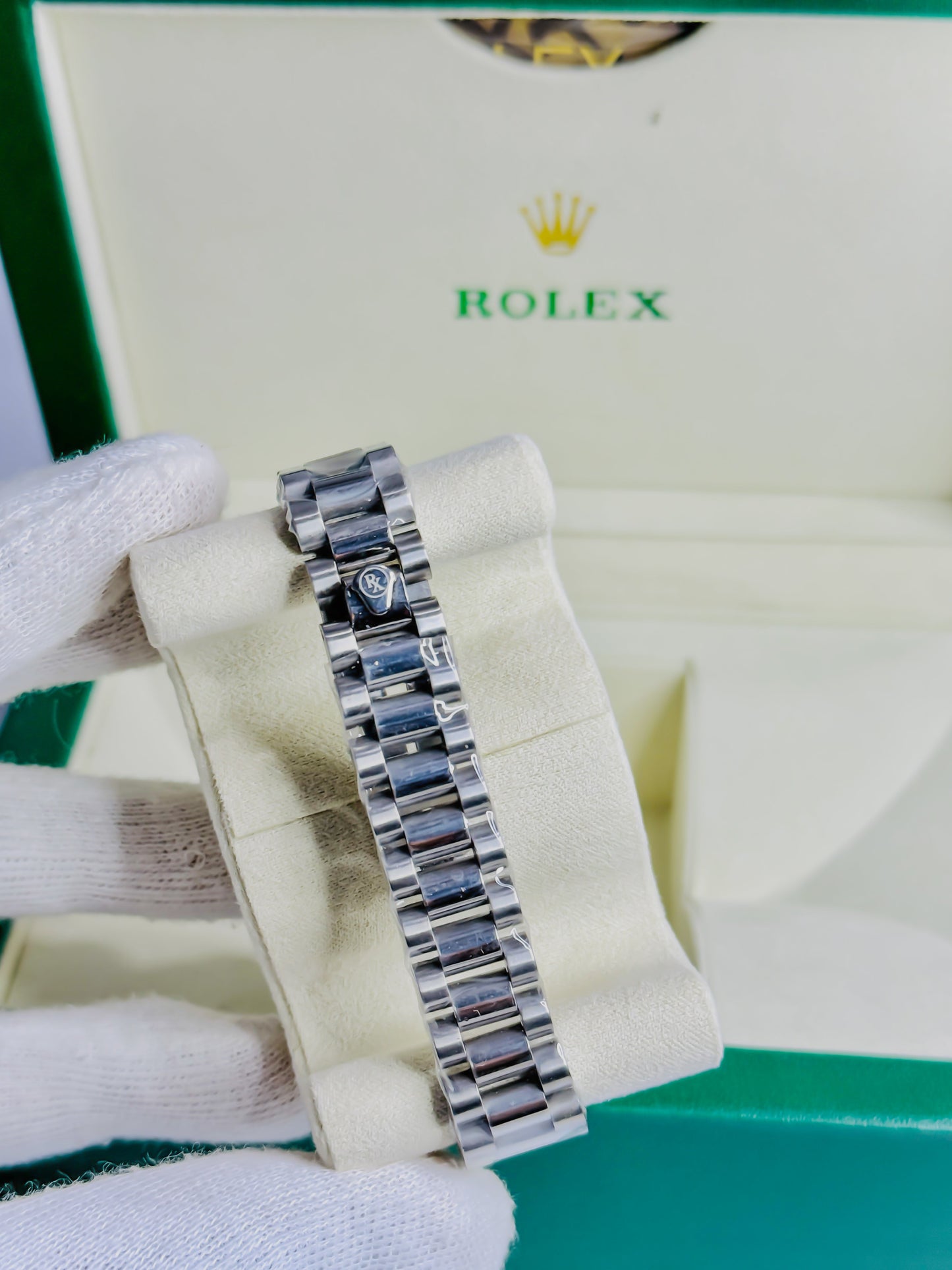 Royale Date Just Silver - Black Dial Female Edition