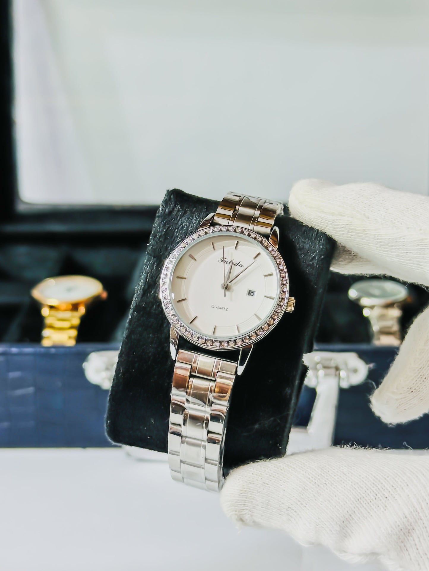 Faleda-l Silver Elegant Diamond Bezel Watch - Women Edition