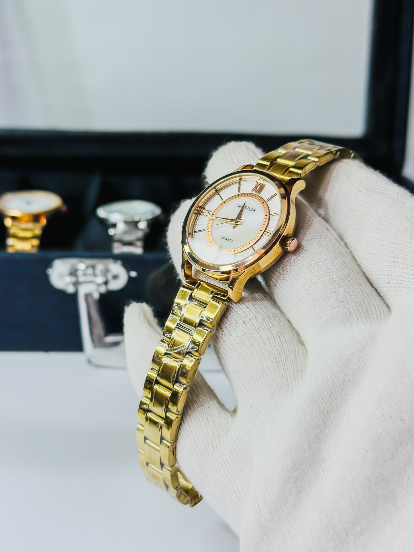Westci-ll Elegant Gold Roman Dial Watch- Women Edition