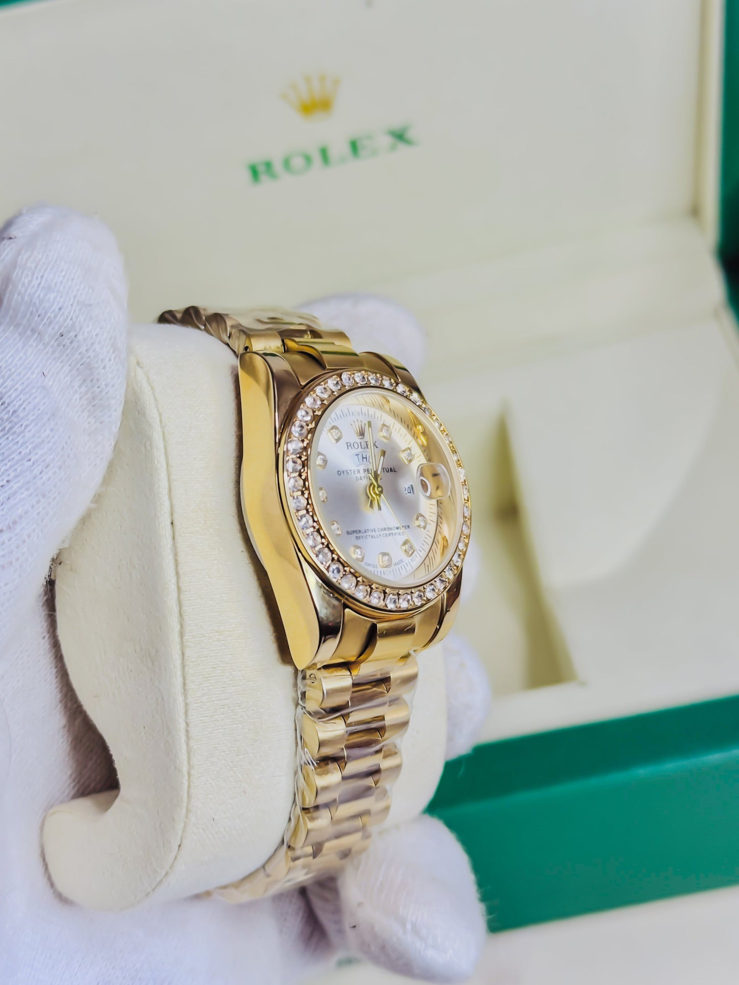 Royale Day - Date | Golden Diamond Bezel Female Edition