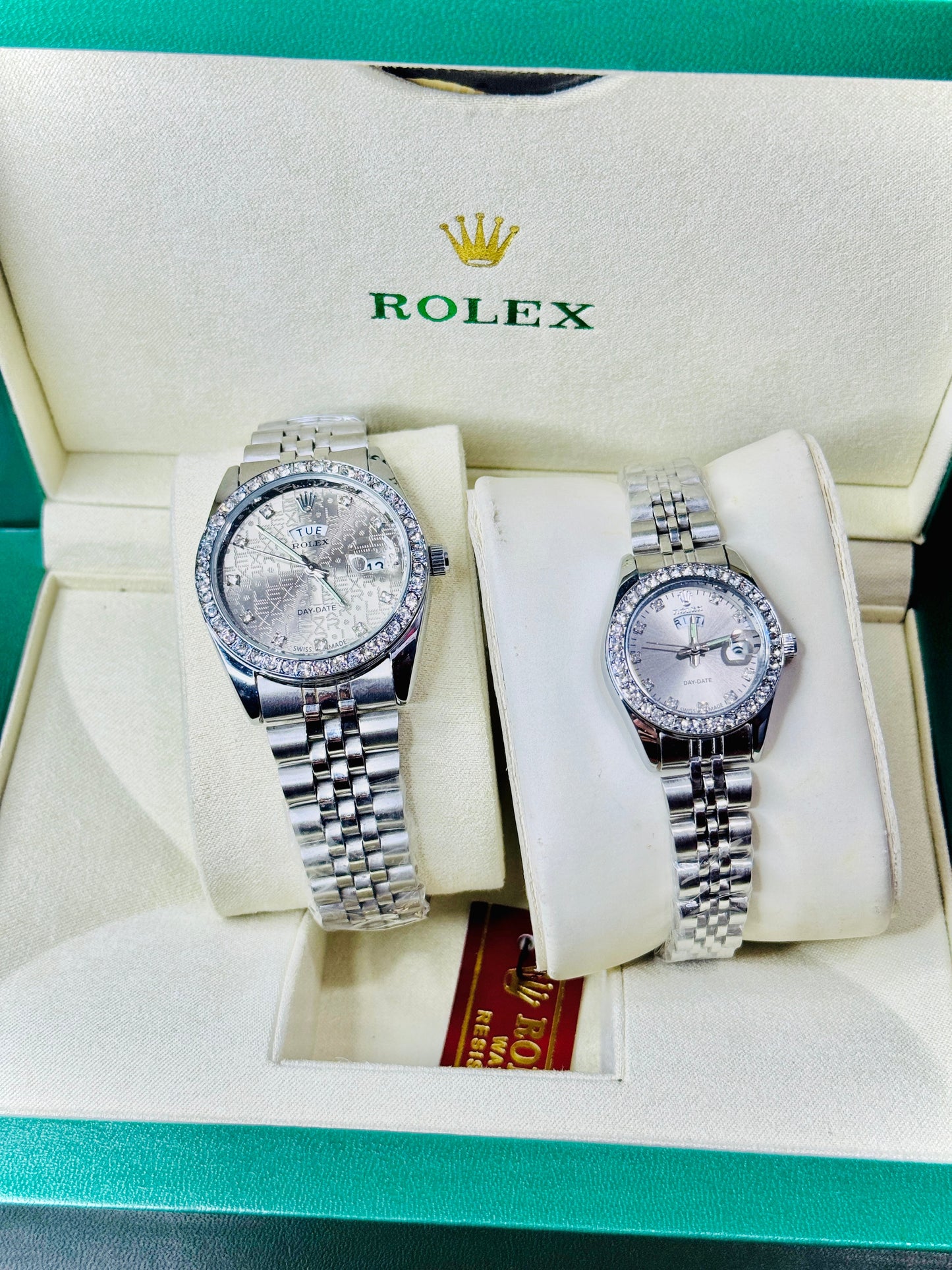 Signature Couple Timepiece – Diamond Bezel