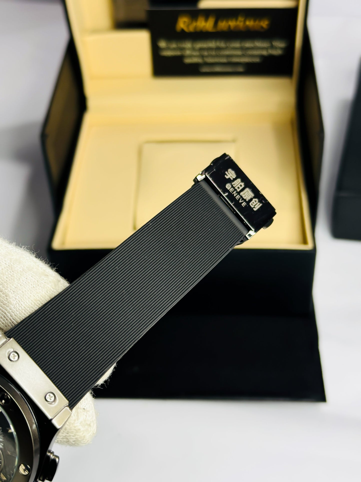 HB Geneve Black - Premium Strap Edition