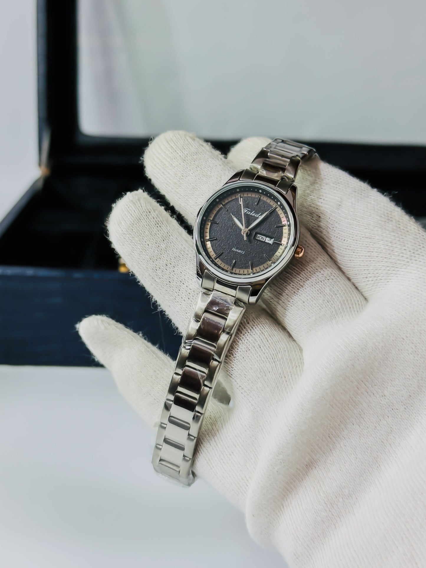 Faleda-lll Silver Elegant Black Day-Date Dial - Women Edition