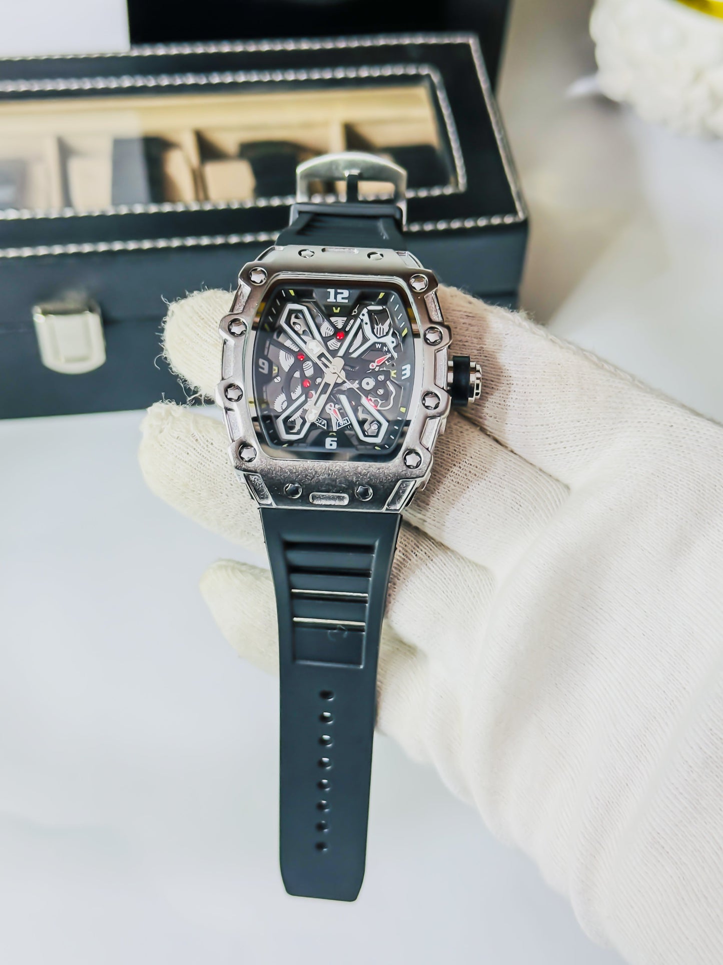 RM Premium Model - Black & Silver Edition