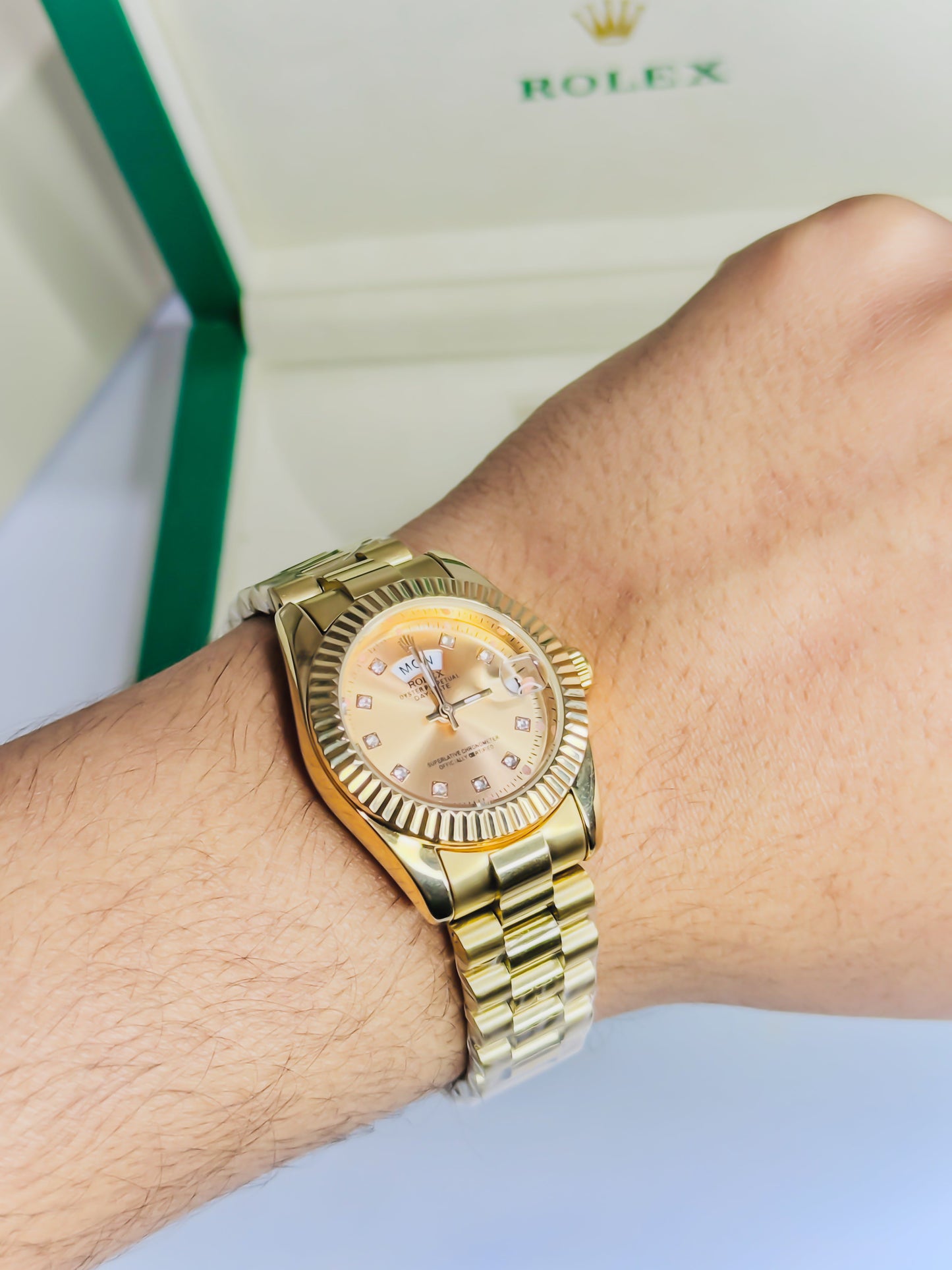 Royale Day - Date | Golden Female Edition