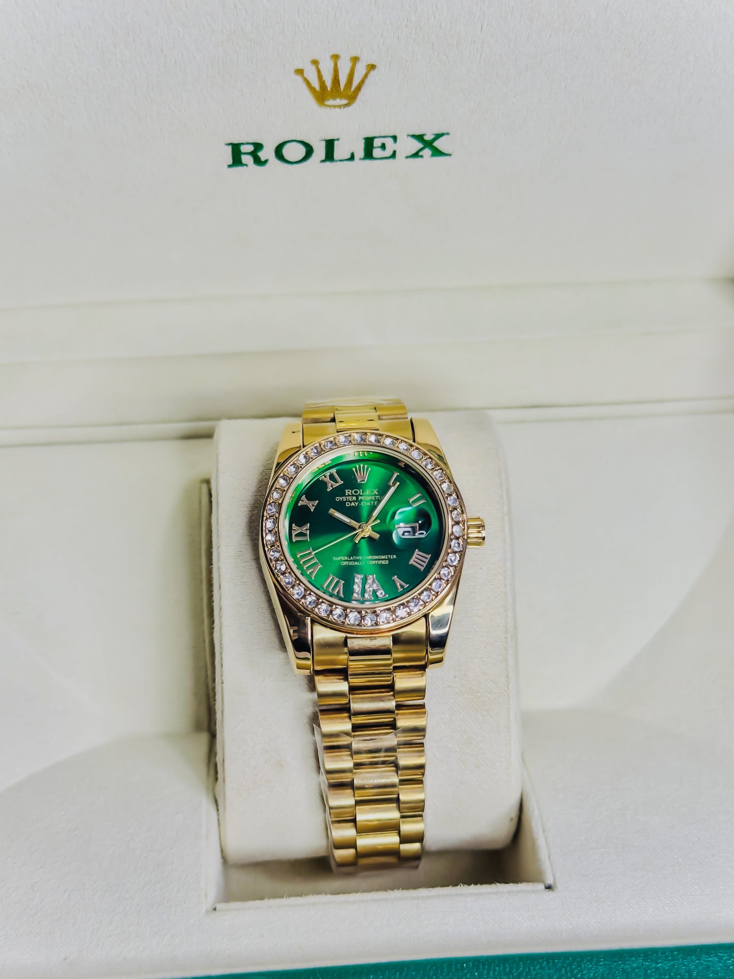 Royale Date Just Golden - Green Dial | Diamond Bezel Female Edition